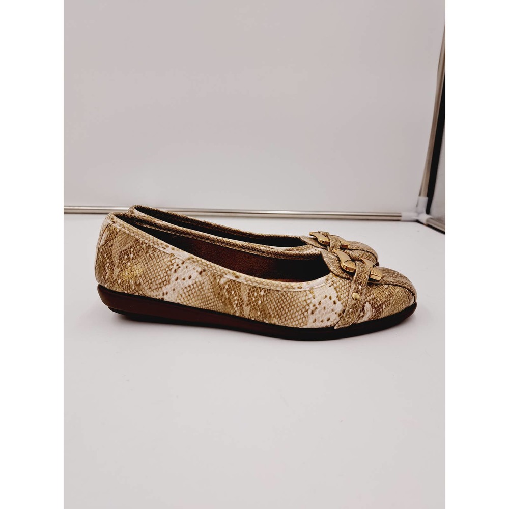 Aerosoles cream tan brown faux snakeskin ballet flat w/Goldtone buckle 6.5